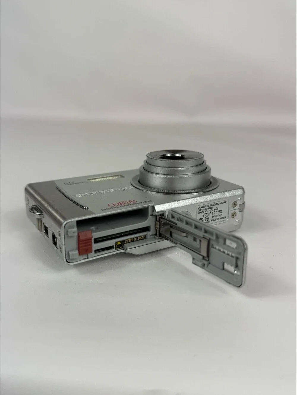Olympus CAMEDIA X-600 5 Megapixels Digital Camera NOT TESTED No Charger Or Batt.